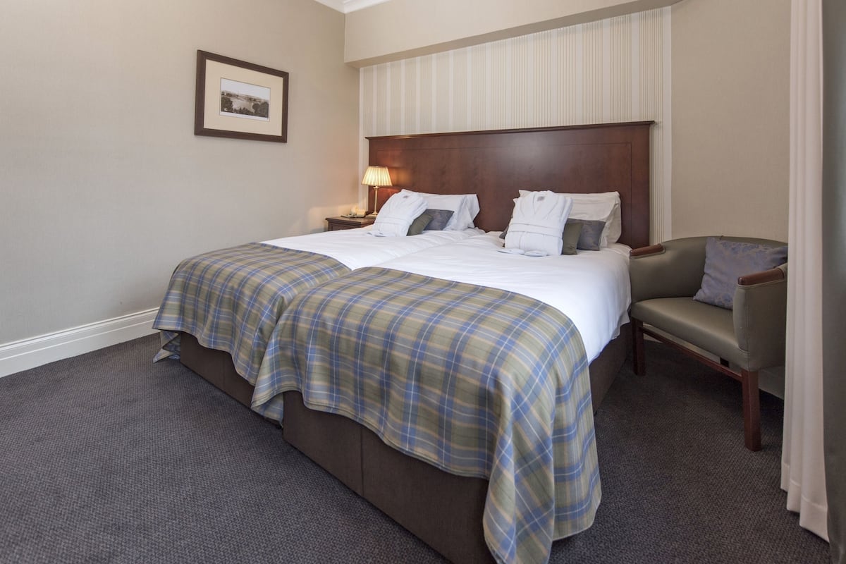 Desk, iron/ironing board, free WiFi, bed sheets