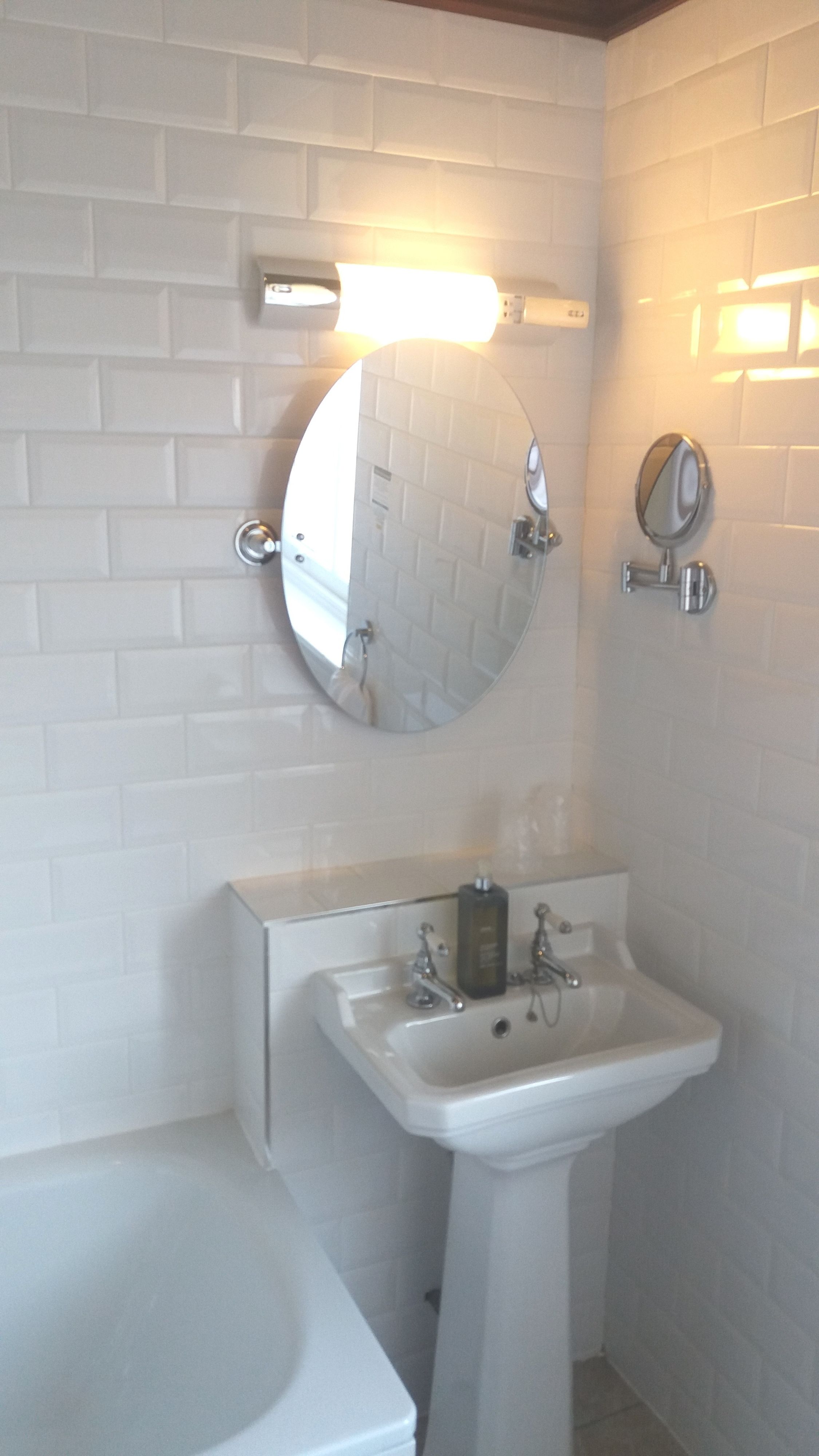 Wastafel kamar mandi
