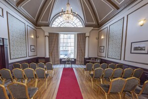 Indoor wedding - Salutation Hotel (Perth)