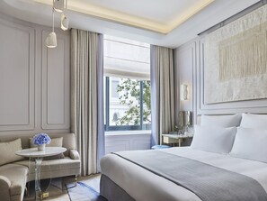 Sábanas italianas Frette, ropa de cama de alta calidad y minibar 