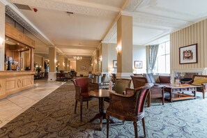 Bar (on property) - Cairn Hotel (Harrogate)
