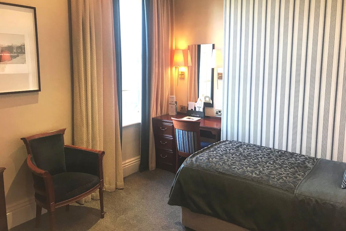 Superior Single Room, 1 Single Bed | Desk, iron/ironing board (on request), free WiFi, bed sheets