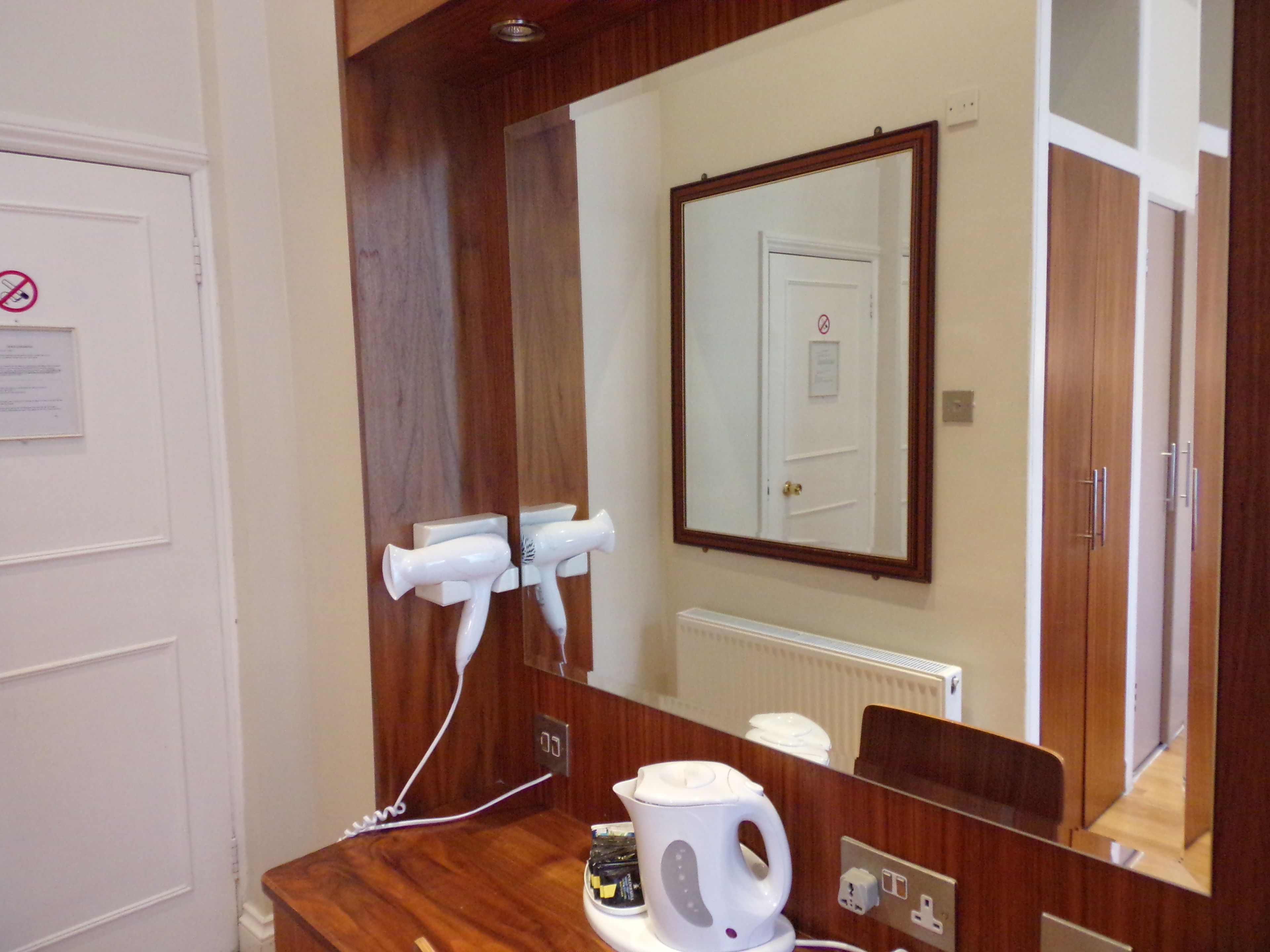 Photo - Wedgewood Hotel