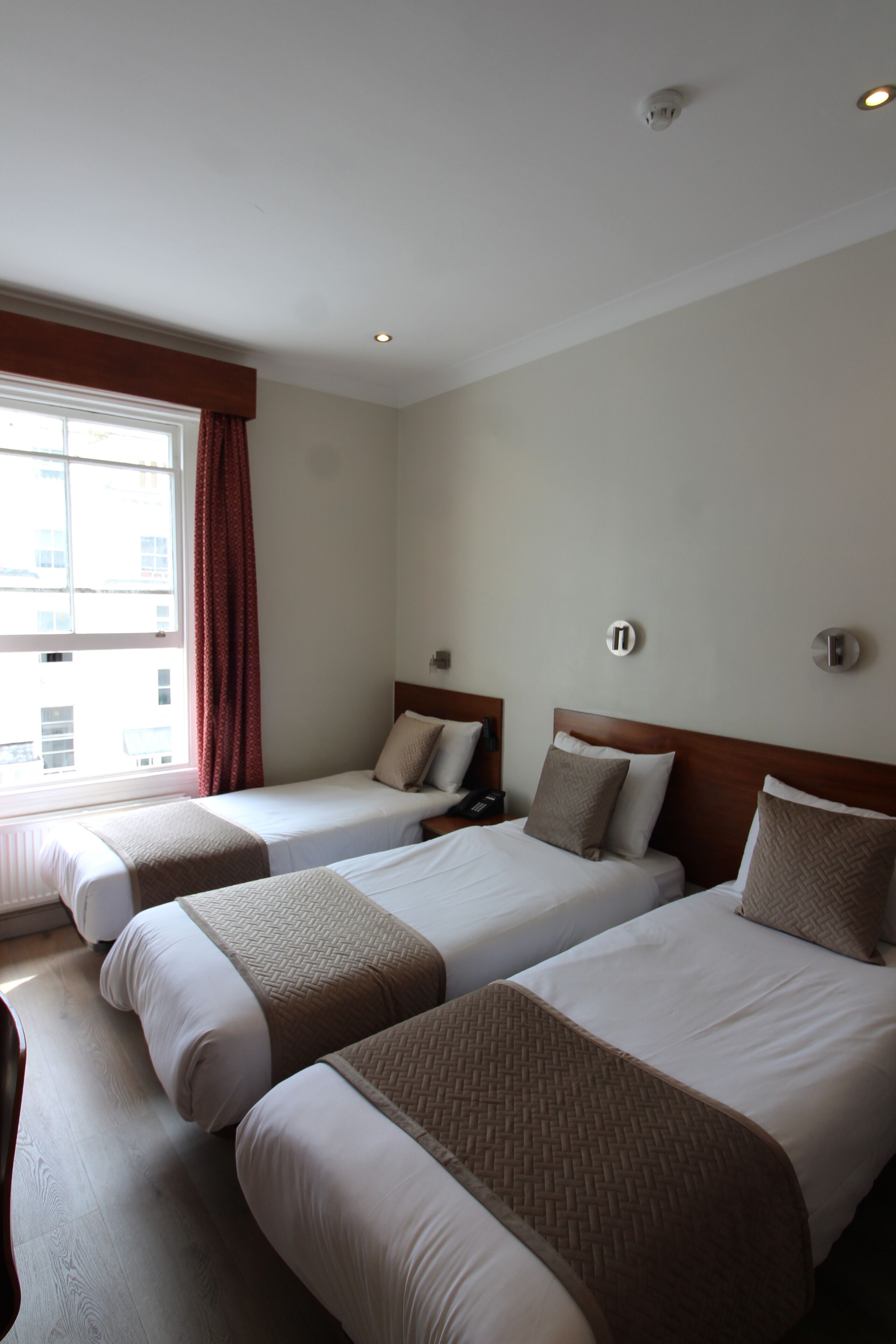 Photo - Wedgewood Hotel