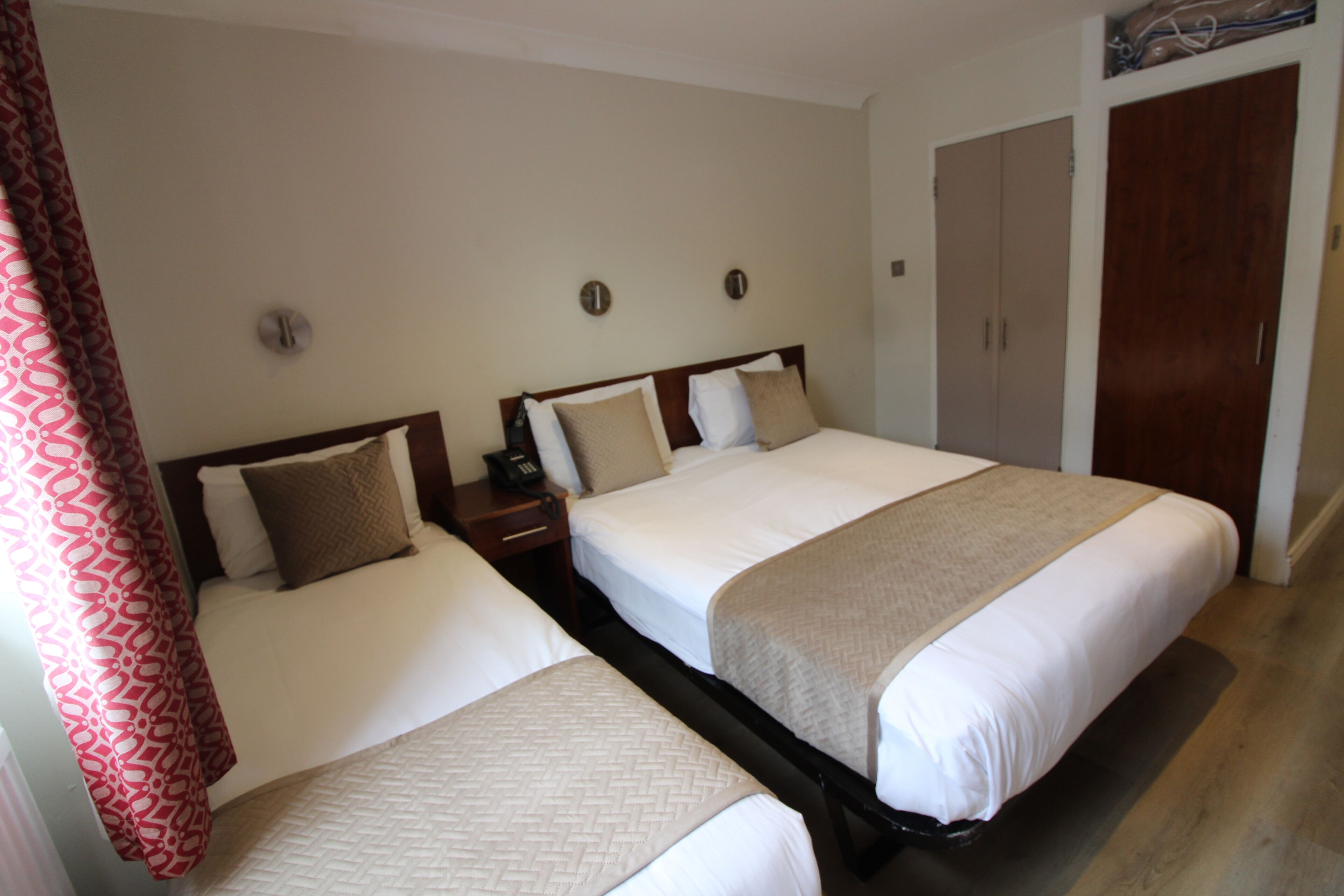 Photo - Wedgewood Hotel