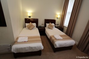 Twin Room | In-room safe, iron/ironing board, free WiFi, bed sheets