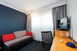 Standard Room, 1 Double Bed with Sofa bed (with Free Hot Breakfast) | Desk, laptop workspace, blackout drapes, iron/ironing board