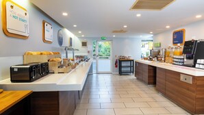 Free daily buffet breakfast - Holiday Inn Express Birmingham - Oldbury by IHG (Oldbury)