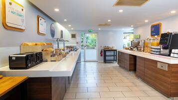 Colazione a buffet inclusa, servita tutte le mattine