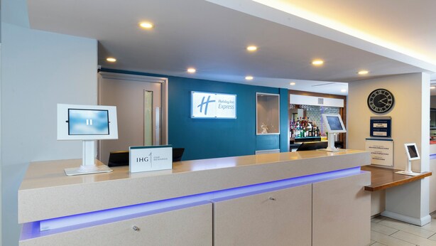 Reception - Holiday Inn Express Birmingham - Oldbury by IHG (Oldbury)