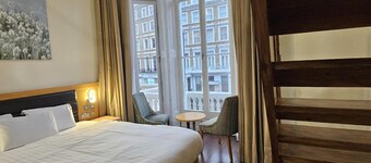 Cromwell International Hotel