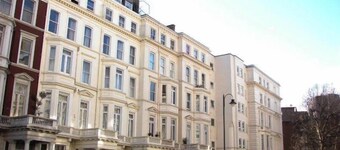 Cromwell International Hotel