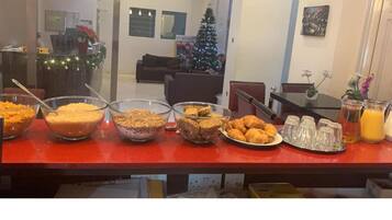 Daily English breakfast (GBP 7.99 per person)