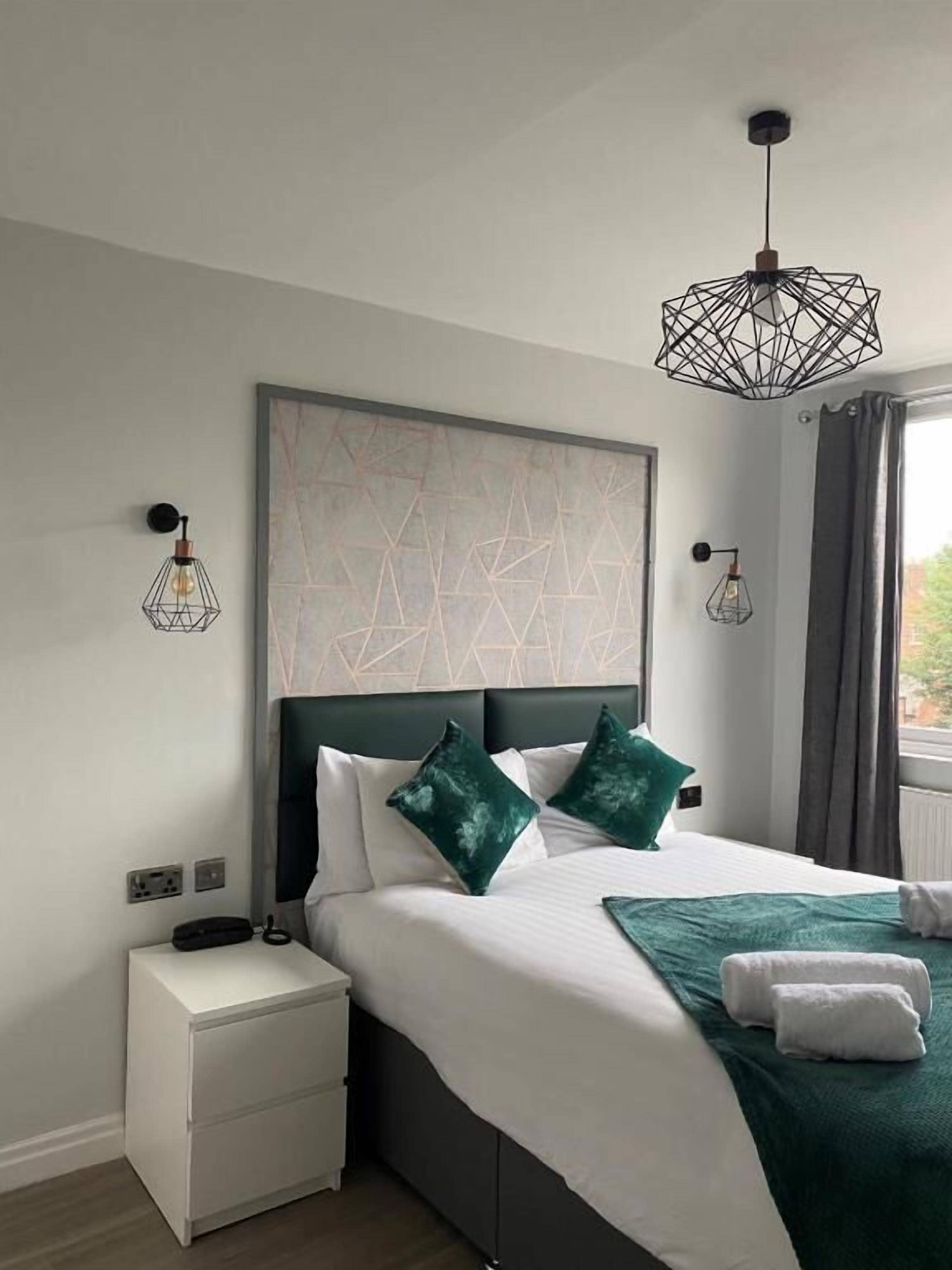 Habitación doble | Ropa de cama hipoalergénica y decoración personalizada 