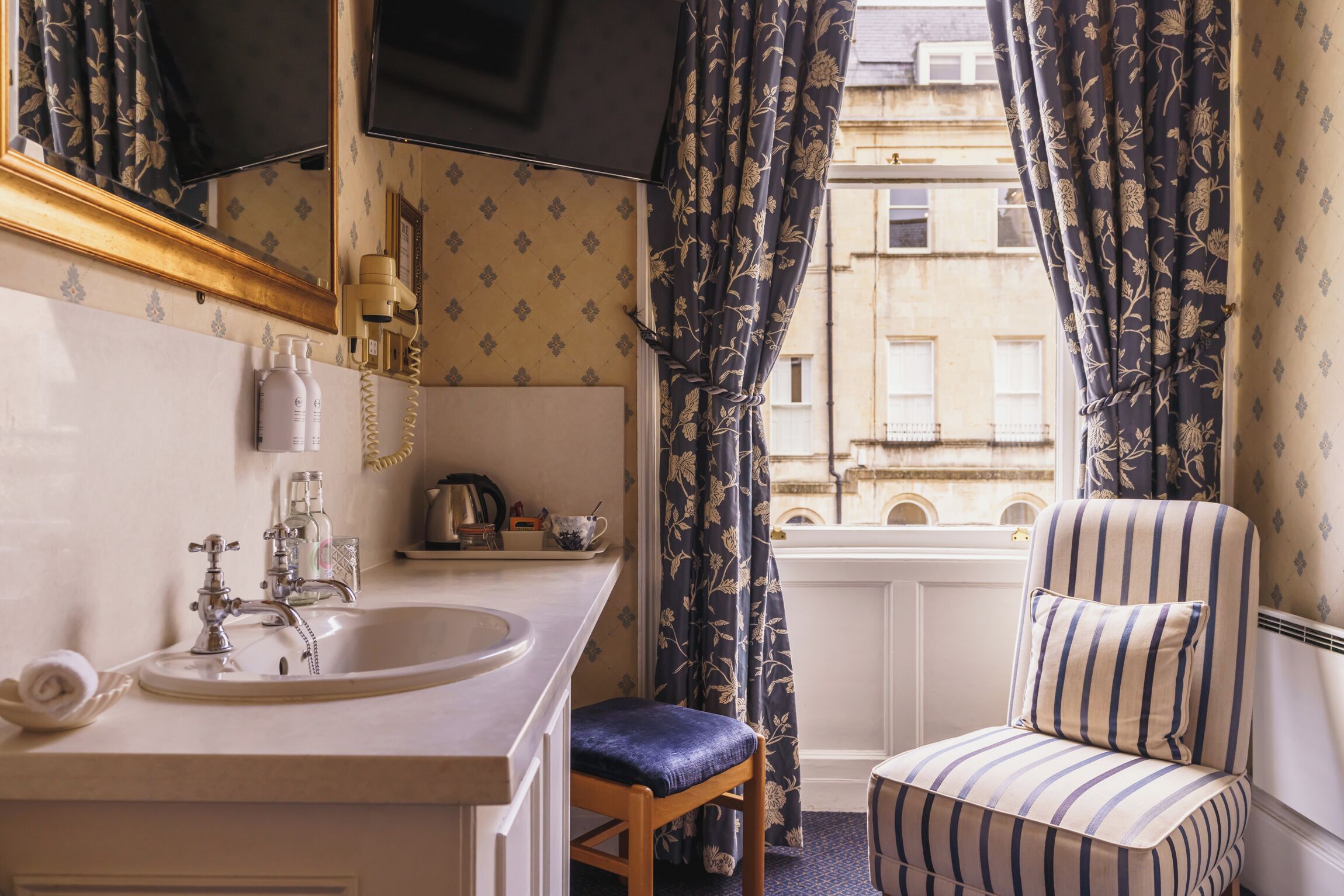 Single Room, Shared Bathroom | Hypo-allergenic bedding, individually decorated, individually furnished