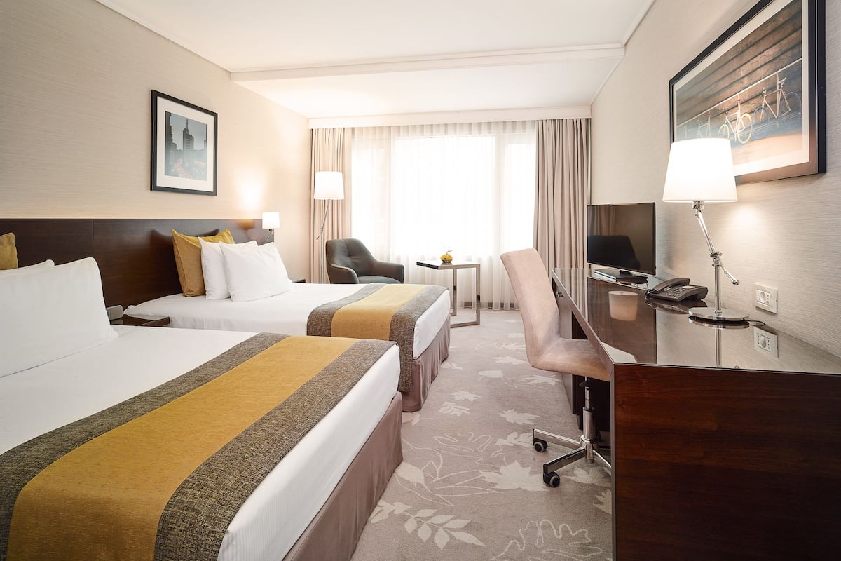 Standard Room, 2 Twin Beds | 1 bedroom, premium bedding, minibar, in-room safe