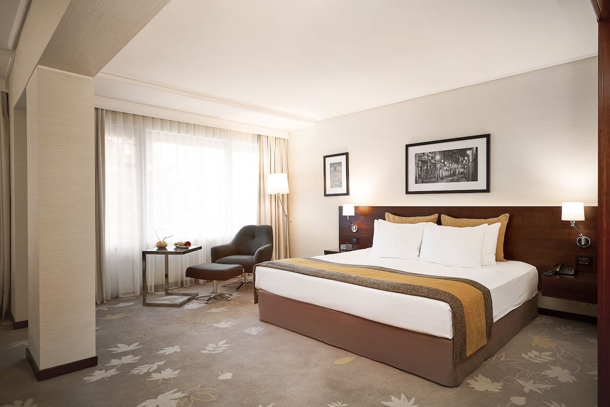 1 bedroom, premium bedding, minibar, in-room safe
