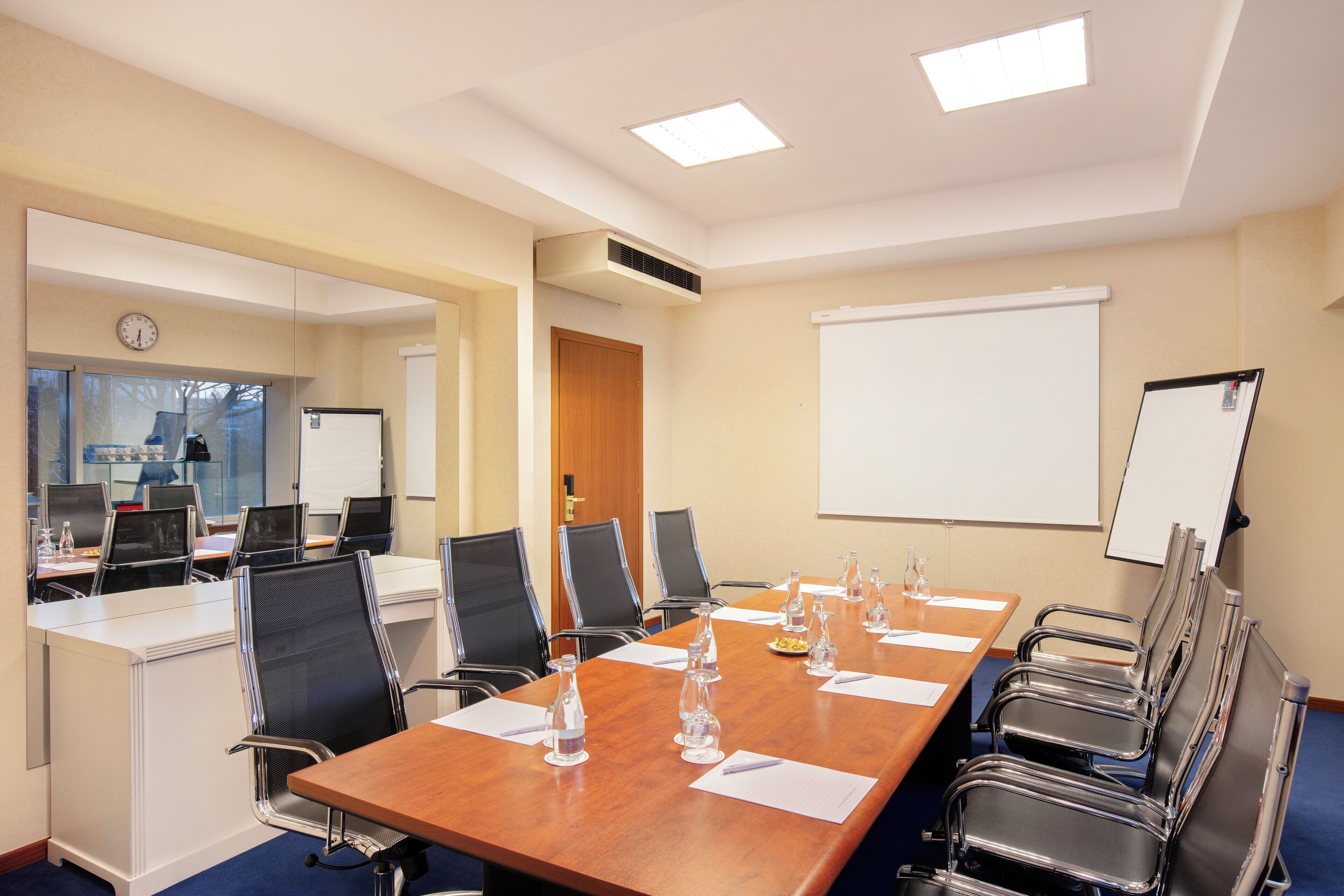 Photo - Crowne Plaza Bucharest by IHG