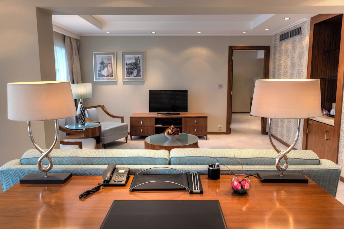 Suite, 1 King Bed, Balcony (Presidential Suite) | Premium bedding, minibar, in-room safe, desk