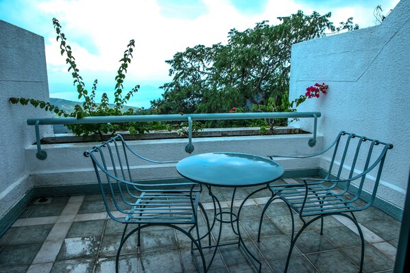 In-room safe, desk, rollaway beds, free WiFi