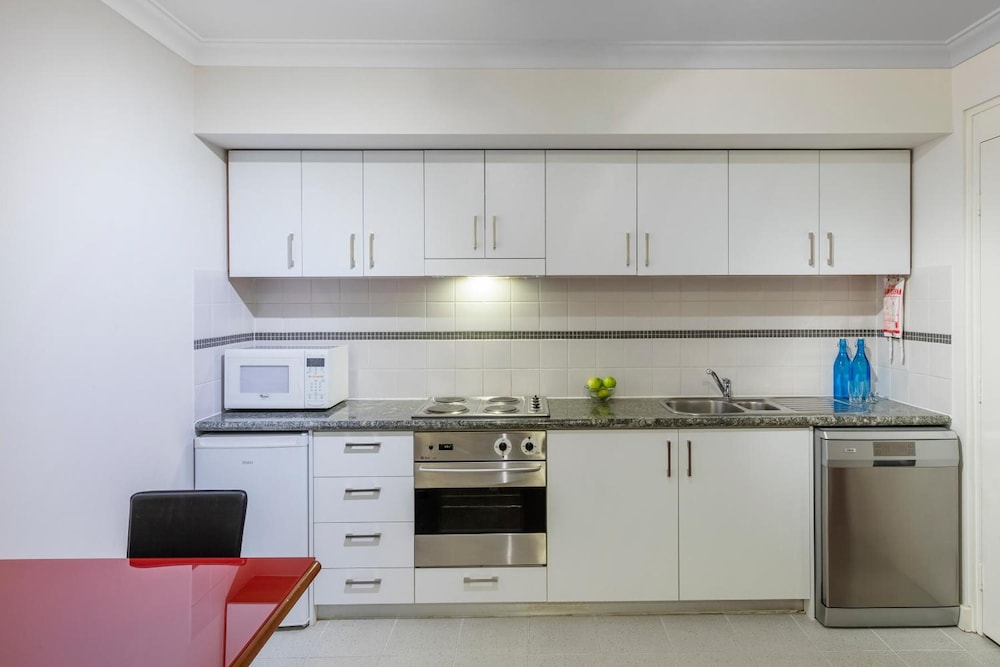 Nesuto Mounts Bay Perth Apartment Hotel by null