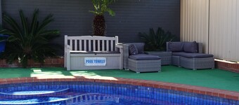 Golden Reef Motor Inn