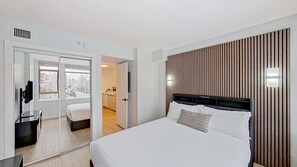 Condo, 1 Bedroom (Mountain View) | Dihias secara berasingan, dilengkapkan perabot secara berasingan 