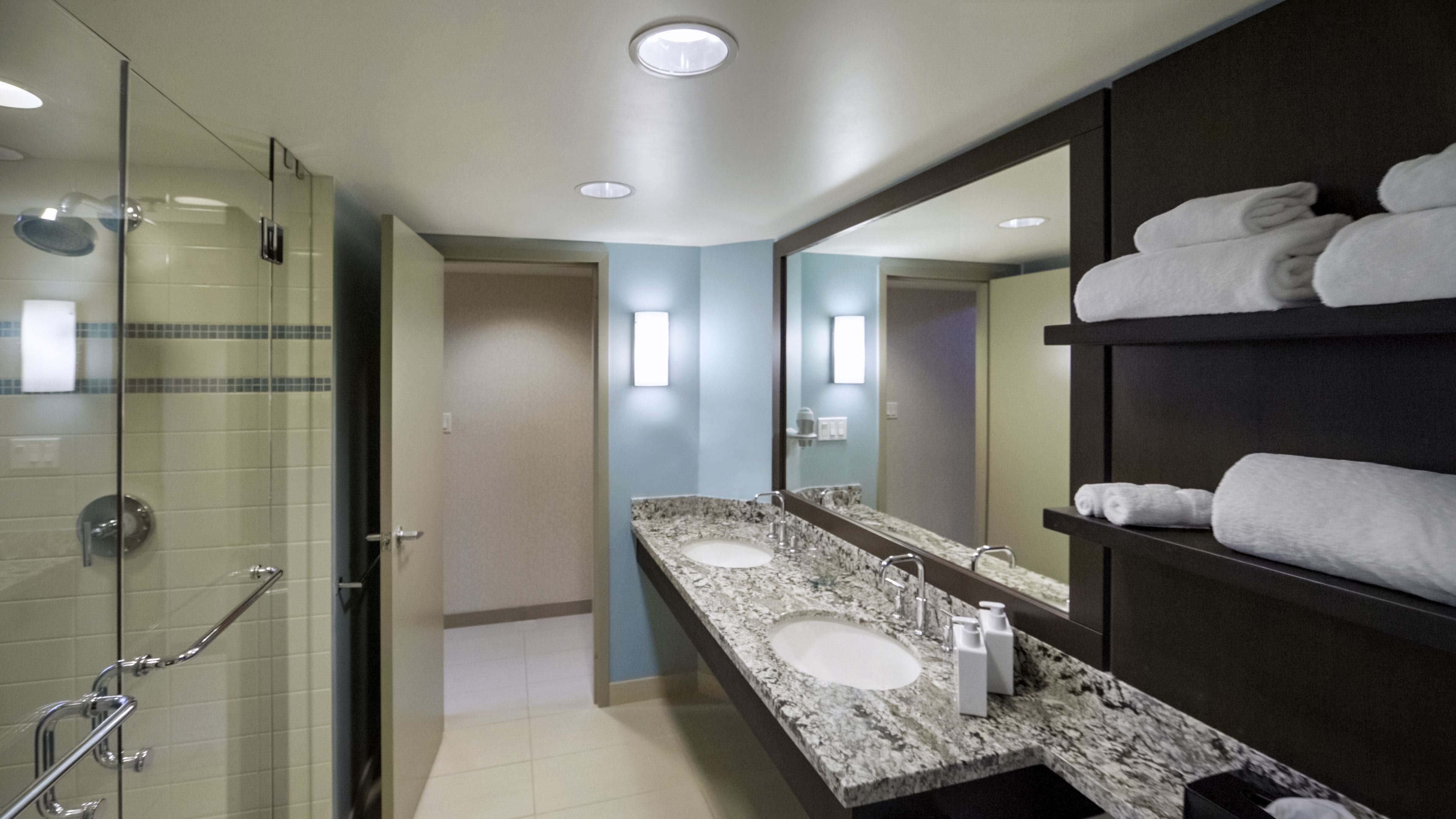 executive suite, 1 king bed | bathroom | eco-friendly toiletries, hair dryer, bathrobes, towels