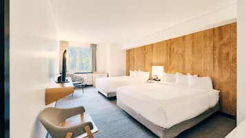 Phòng Deluxe, 2 giường cỡ queen | Bộ đồ giường kháng dị ứng, nệm có lớp đệm bông, két bảo mật tại phòng