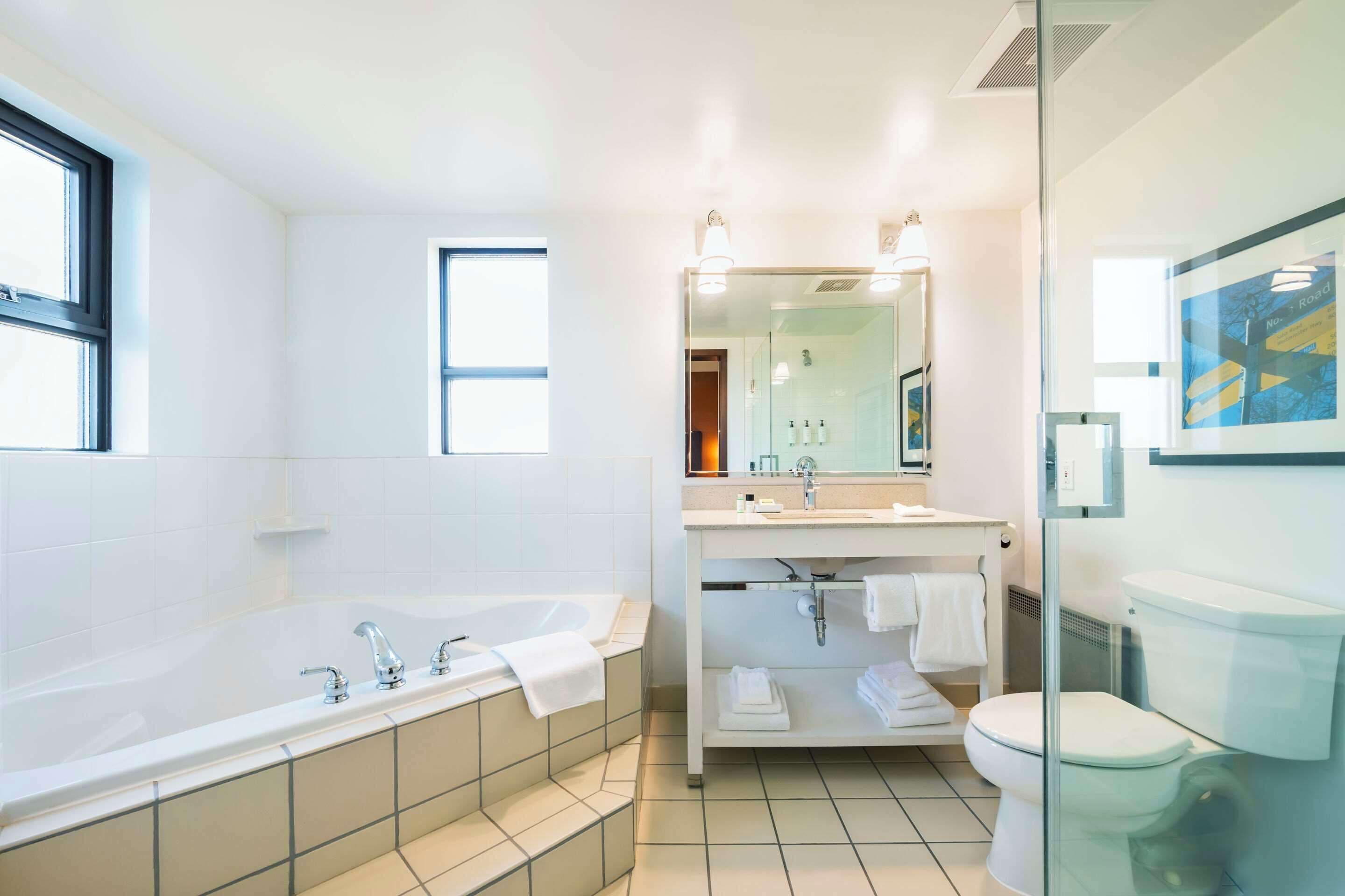 deluxe king | premium bedding, in-room safe, desk, laptop workspace