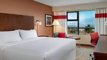 Habitación tradicional, 1 cama King size | Ropa de cama de alta calidad y caja de seguridad en la habitación