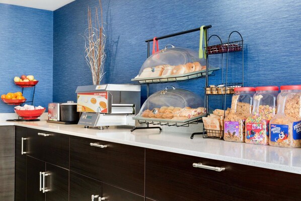 Free daily continental breakfast 