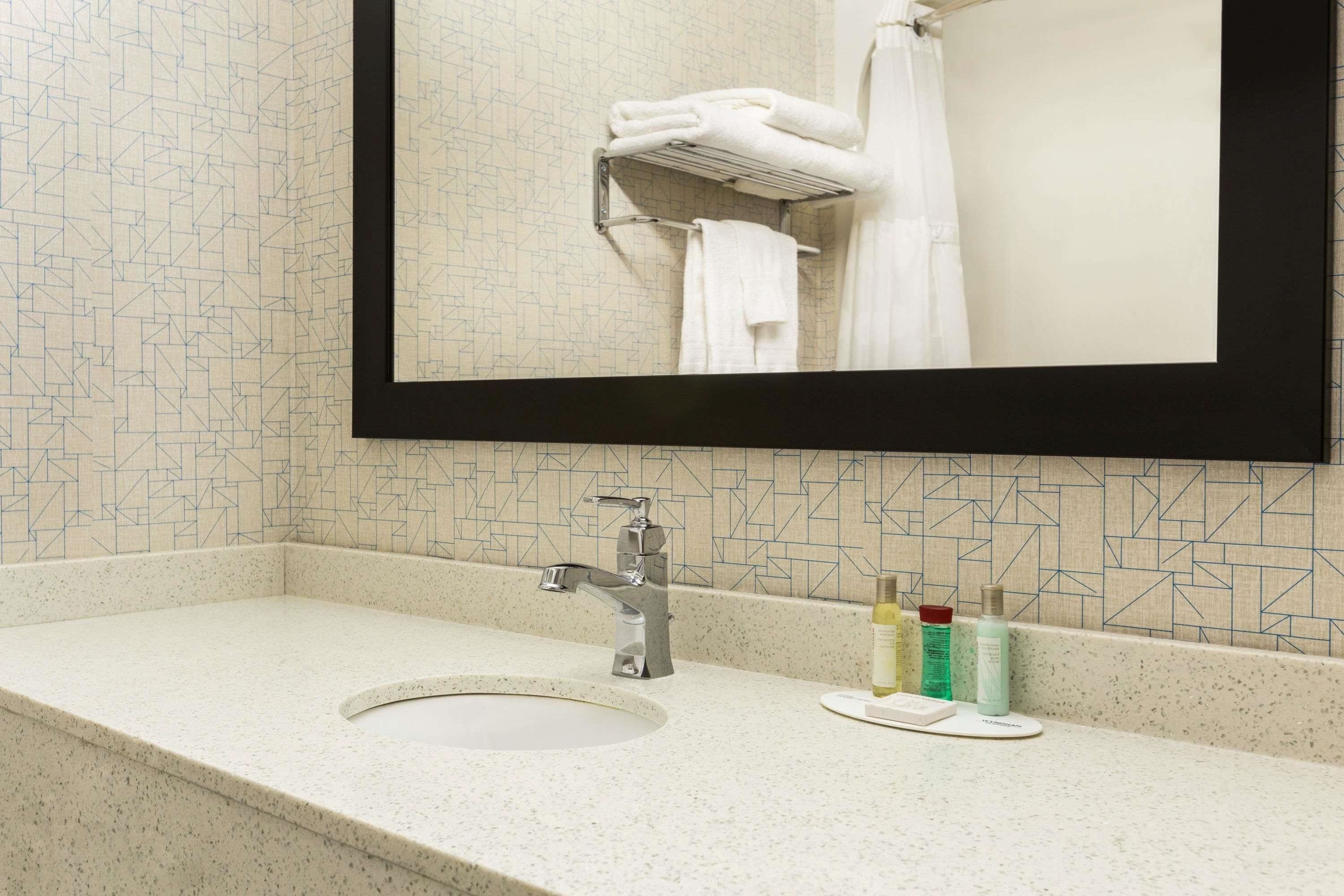 Travelodge by Wyndham Windsor