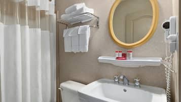 Room, 1 Queen Bed, Non Smoking | Bathroom | Free toiletries, towels