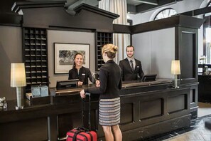 Check-in/check-out kiosk