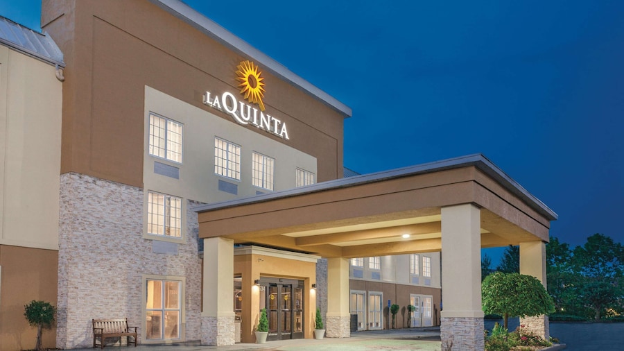 La Quinta Inn & Suites by Wyndham Knoxville North I-75