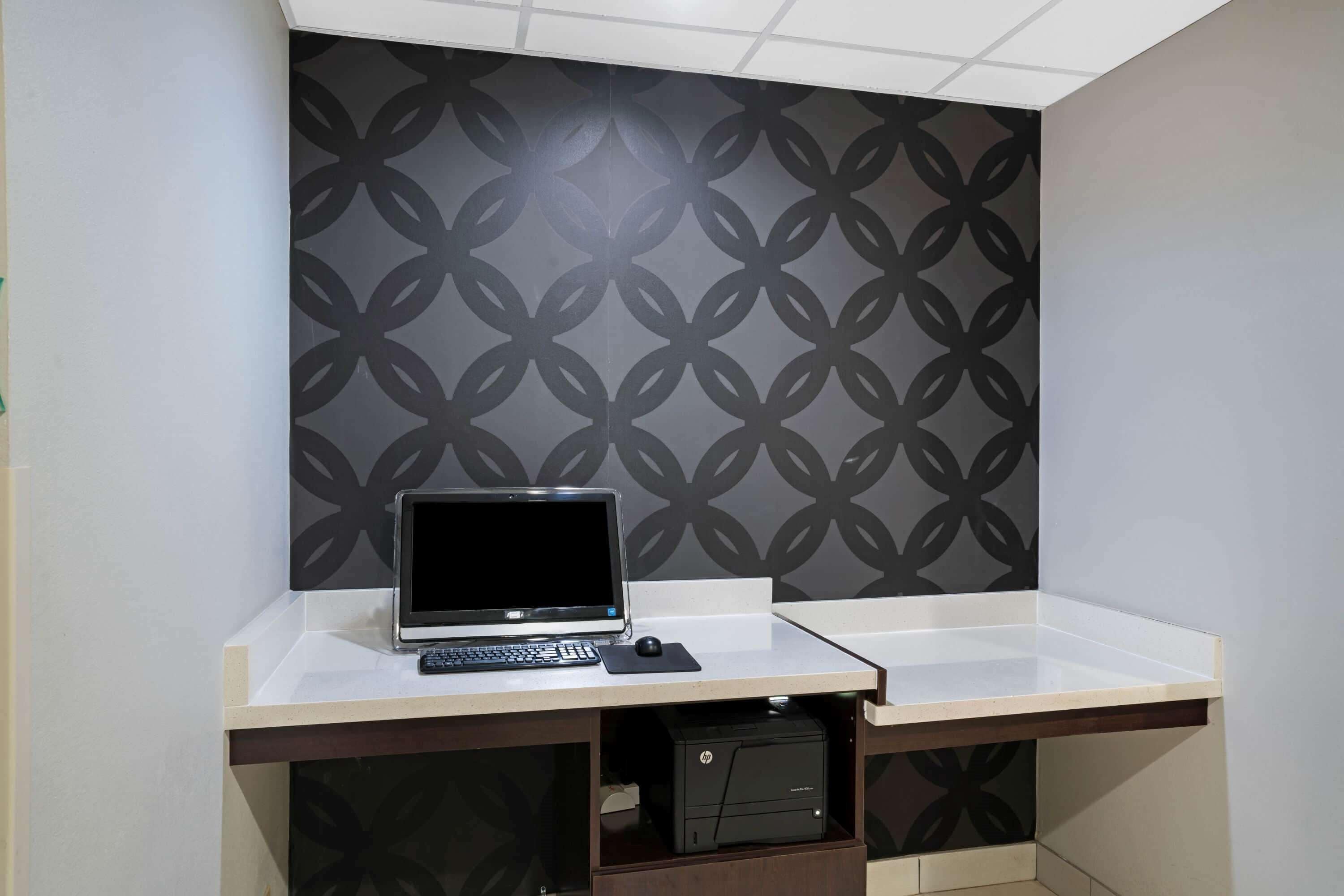 Photo - La Quinta by Wyndham Knoxville North I-75