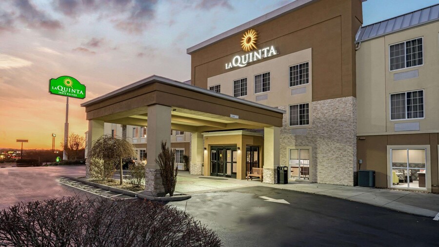 La Quinta Inn & Suites by Wyndham Knoxville North I-75