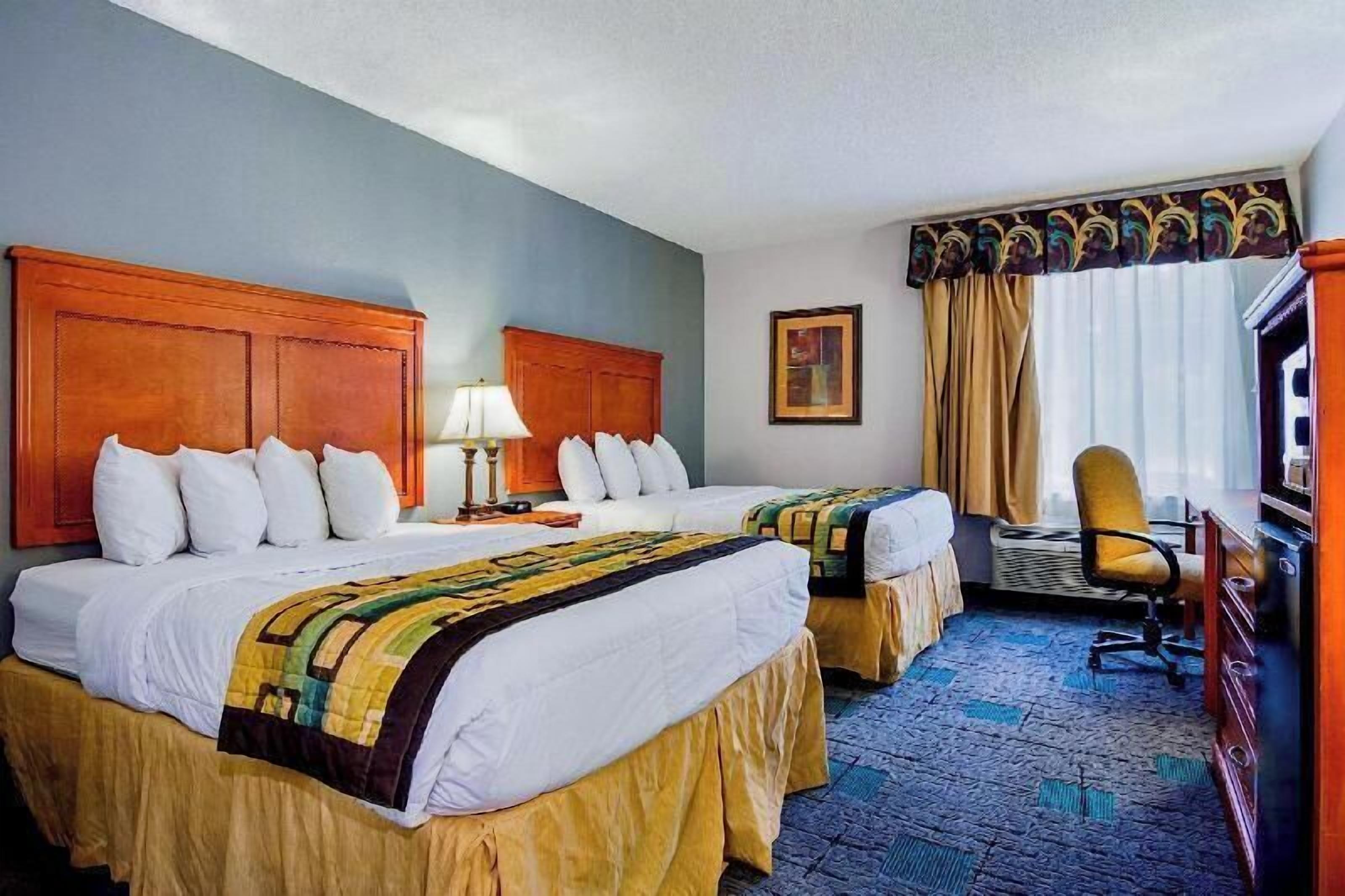 In-room safe, desk, iron/ironing board, free WiFi