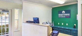 HomeTowne Studios By Red Roof Dallas - North Addison/ Tollway