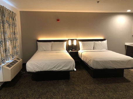 办公桌、熨斗/熨衣板、免费 WiFi、床单