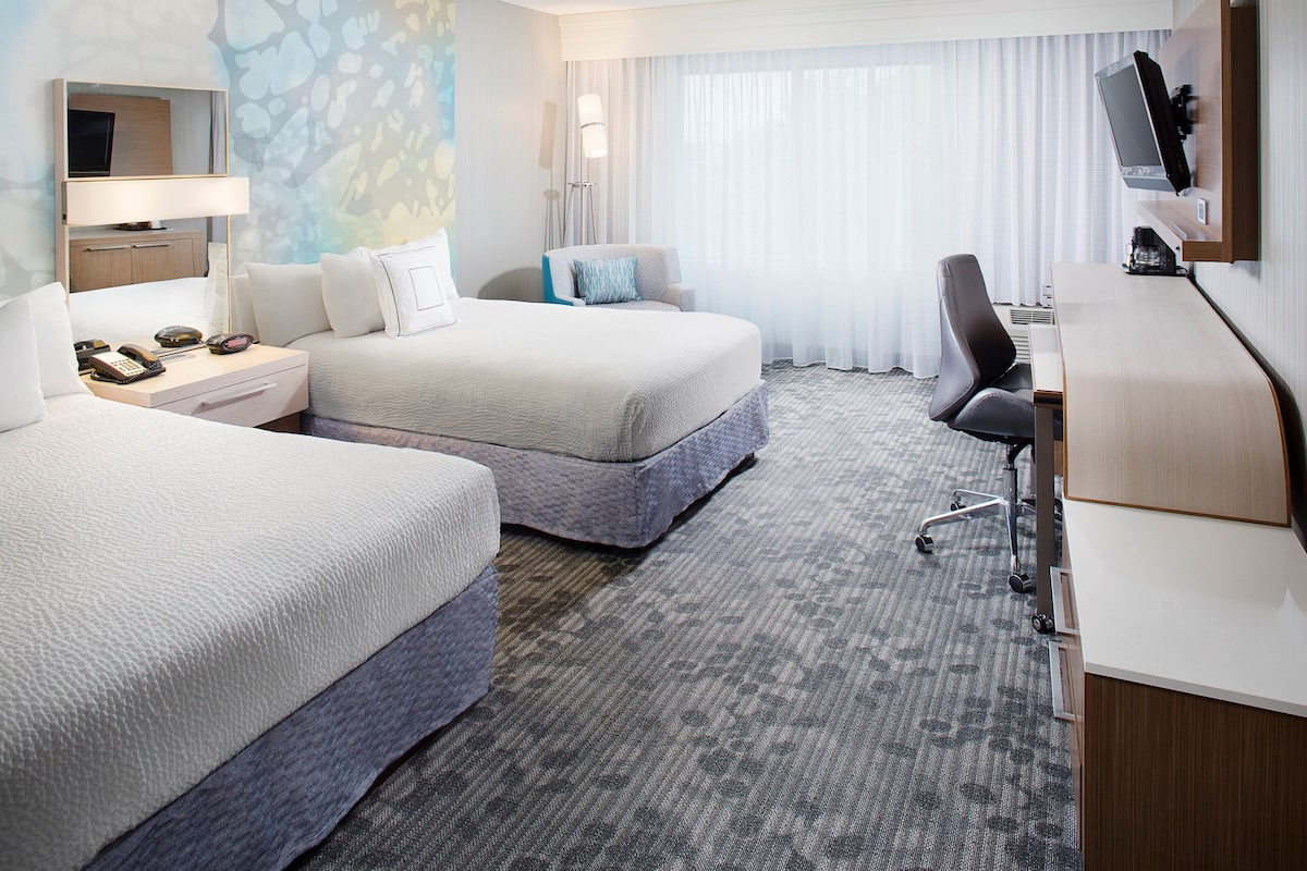 1 bedroom, desk, laptop workspace, blackout curtains