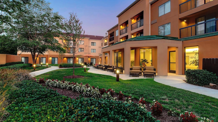 Courtyard by Marriott Richmond Airport