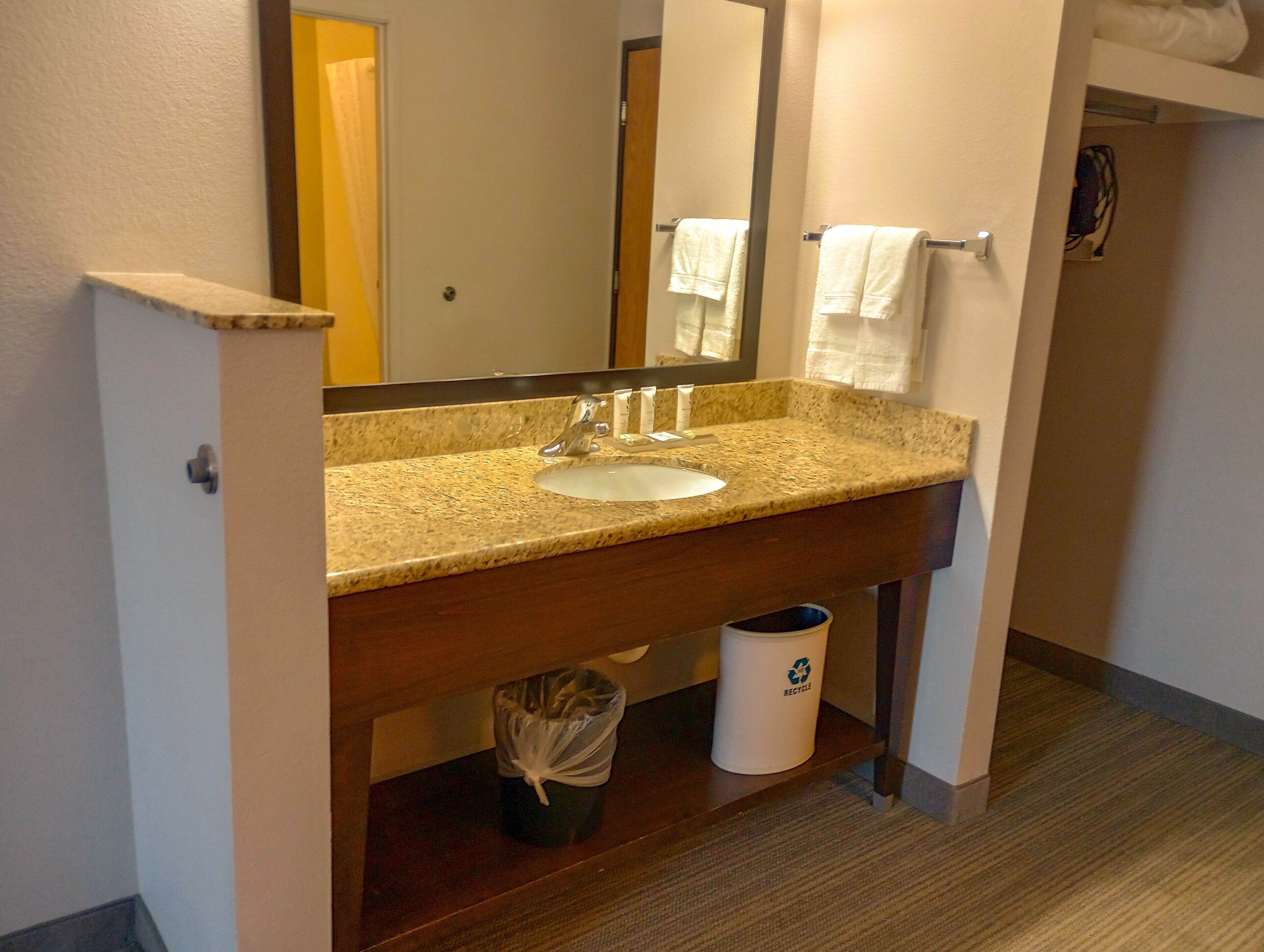 Foto - Country Inn & Suites by Radisson, Portland International Airport, OR