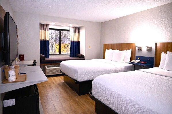 Standard Room, 2 Queen Beds | Premium bedding, desk, free cribs/infant beds, rollaway beds - Microtel Inn by Wyndham Murfreesboro (Murfreesboro)
