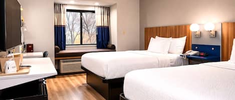 标准房, 2 张大床 | 高档床上用品、办公桌、免费婴儿床、折叠床/加床(额外收费)