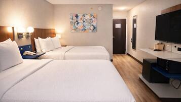 Habitación estándar, 2 camas de matrimonio | Ropa de cama de alta calidad, escritorio, cunas gratuitas