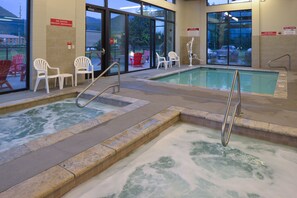 Indoor pool - Hotel Ruby Ponderay/Sandpoint (Ponderay)