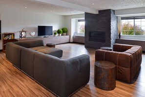 Kawasan tempat duduk lobi