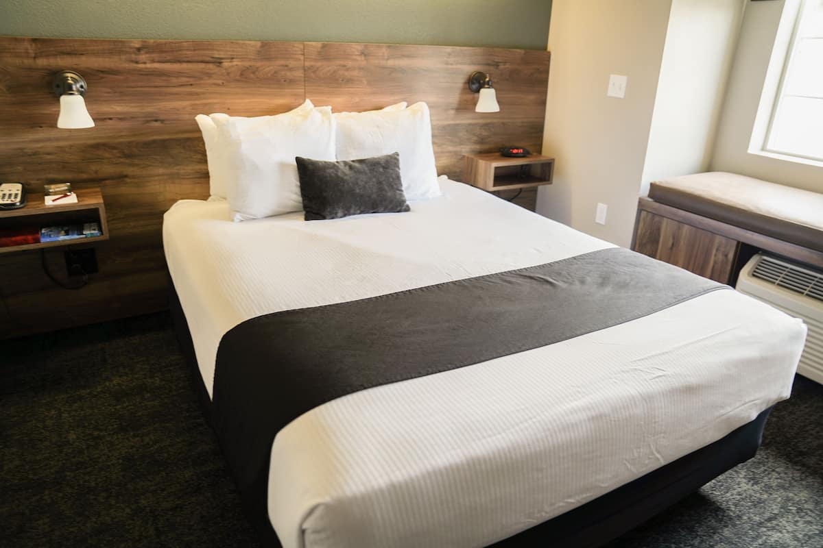 desk, blackout curtains, iron/ironing board, free wifi